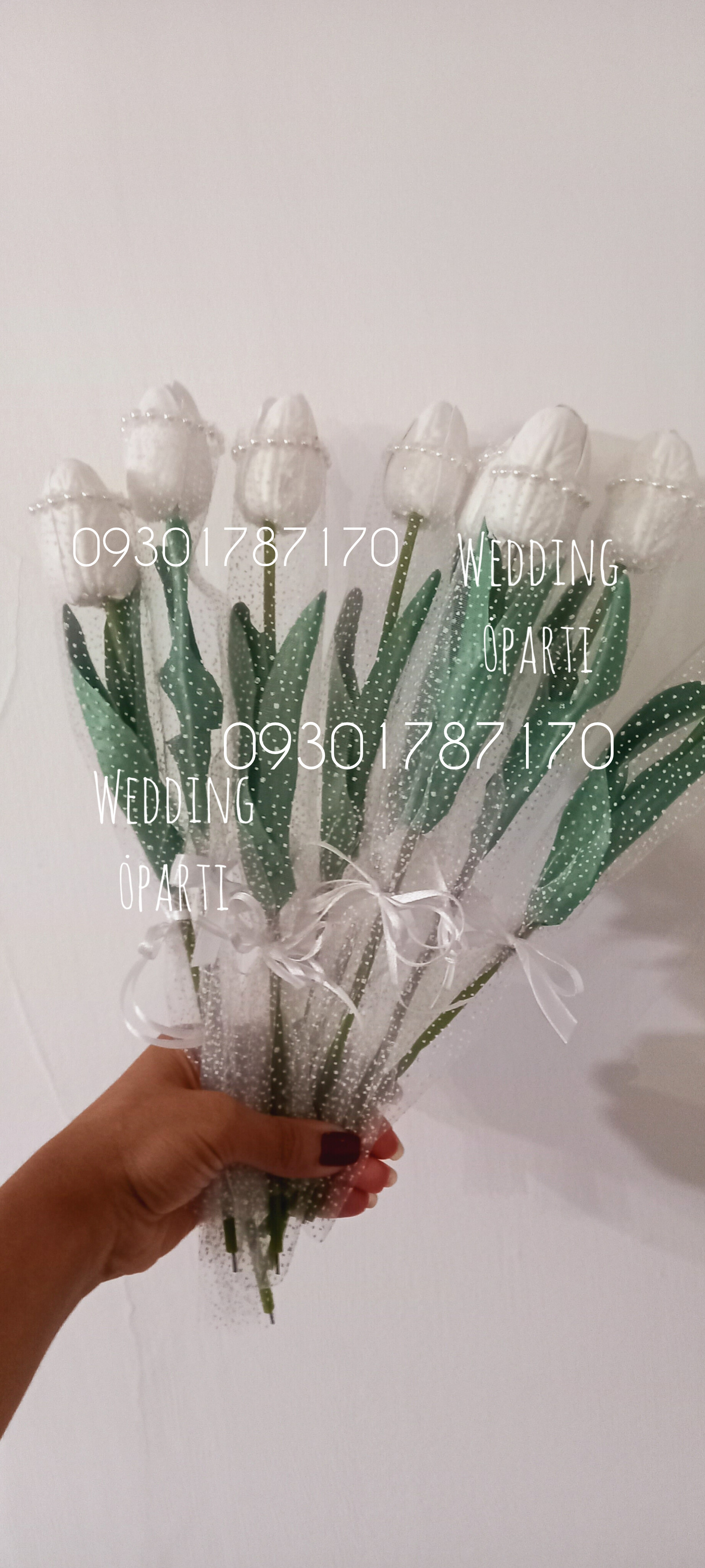 گیفت شاخه گل لاله تور برفی