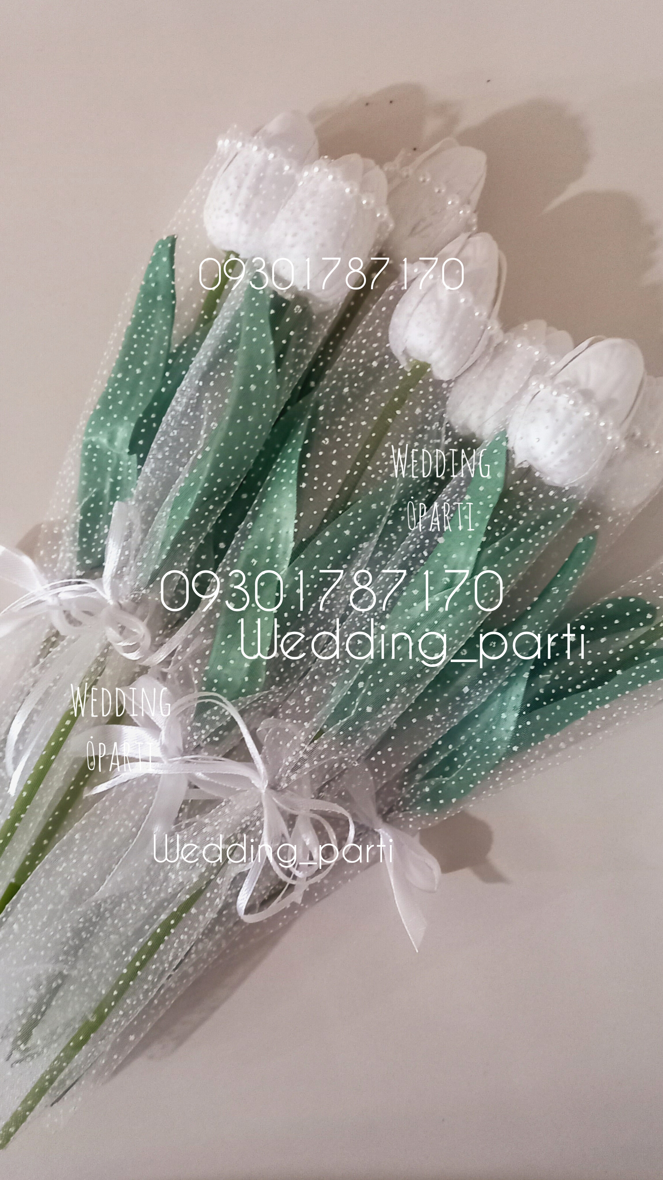 گیفت شاخه گل لاله تور برفی